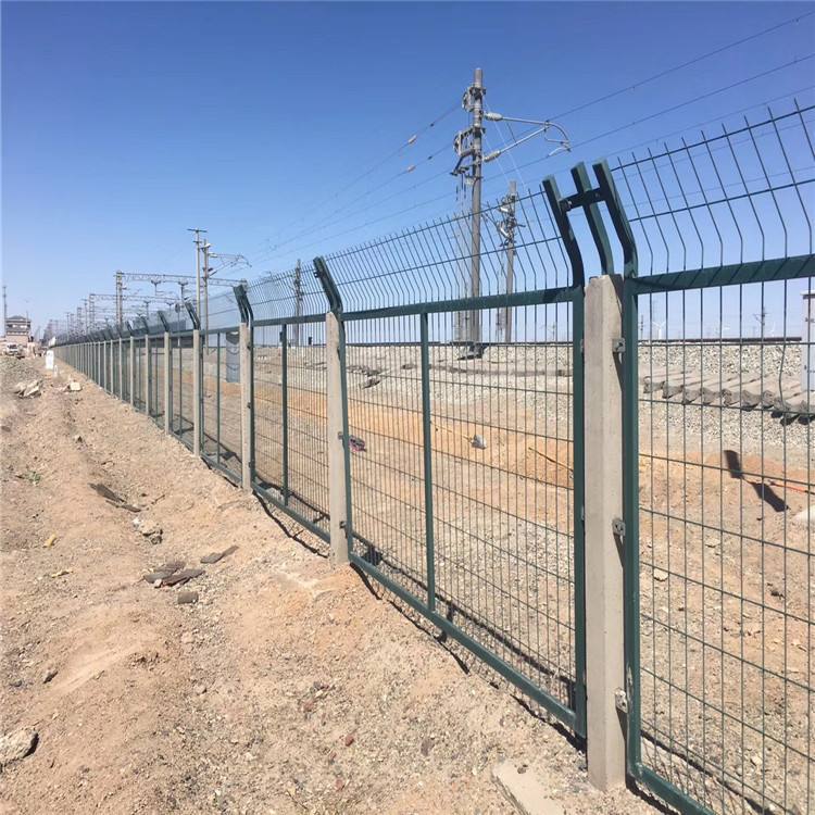 康乐铁路防护栅栏安装注意事项